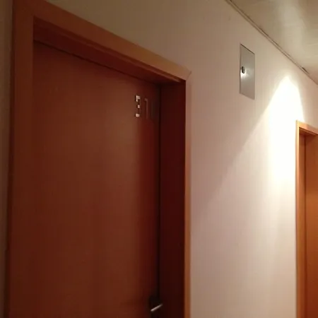 Spru Summer Vandrerhjem *